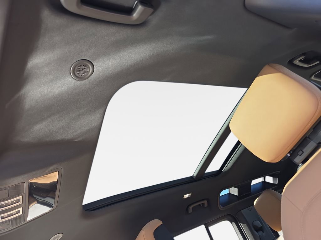 New 2026 Land Rover Defender 110 X-Dynamic SE image 30