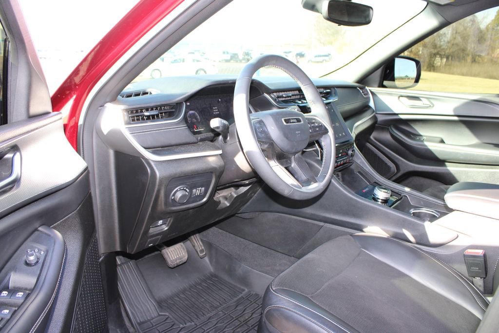 Used 2023 Jeep Grand Cherokee L Laredo image 22