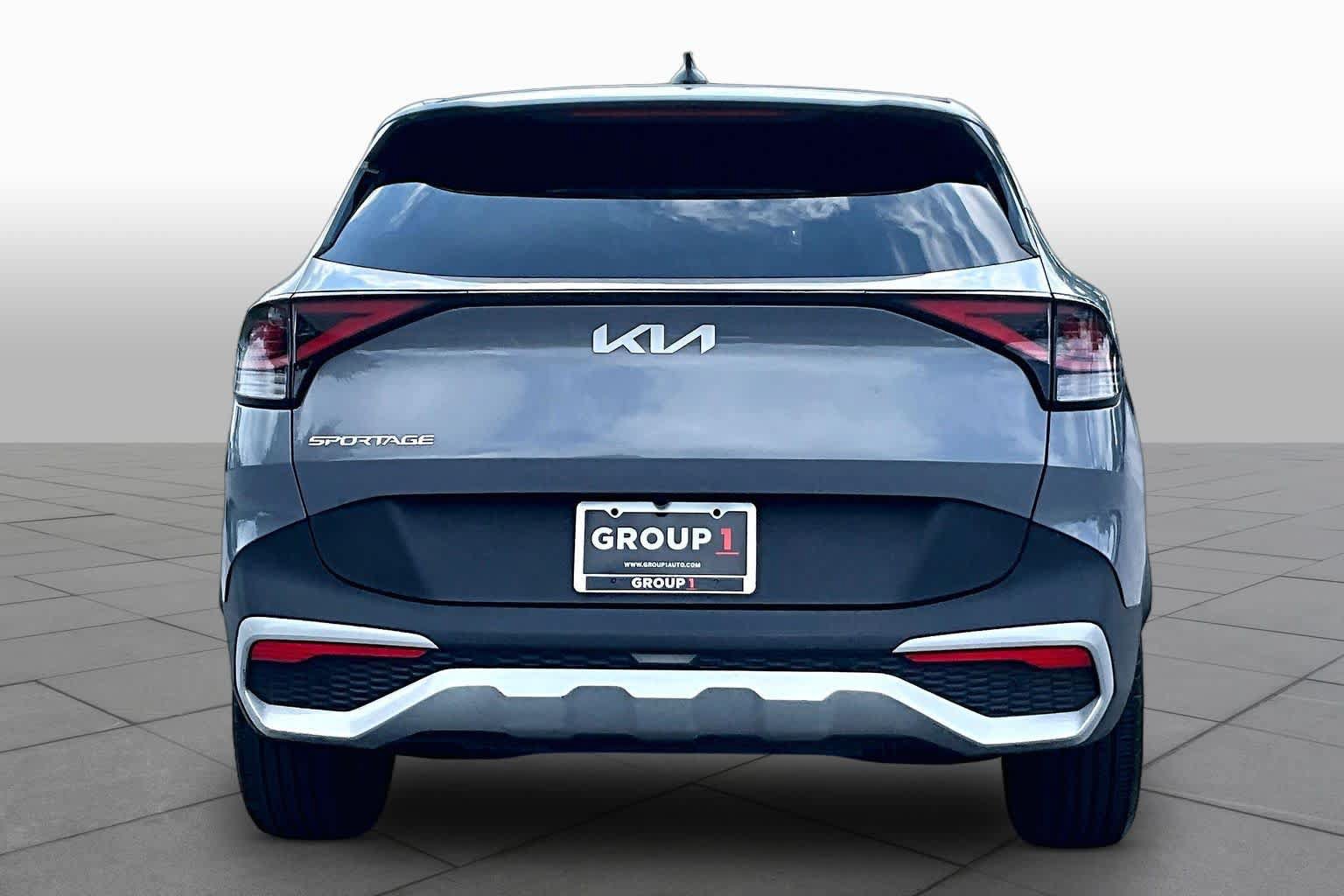 Used 2024 Kia Sportage EX FWD image 5