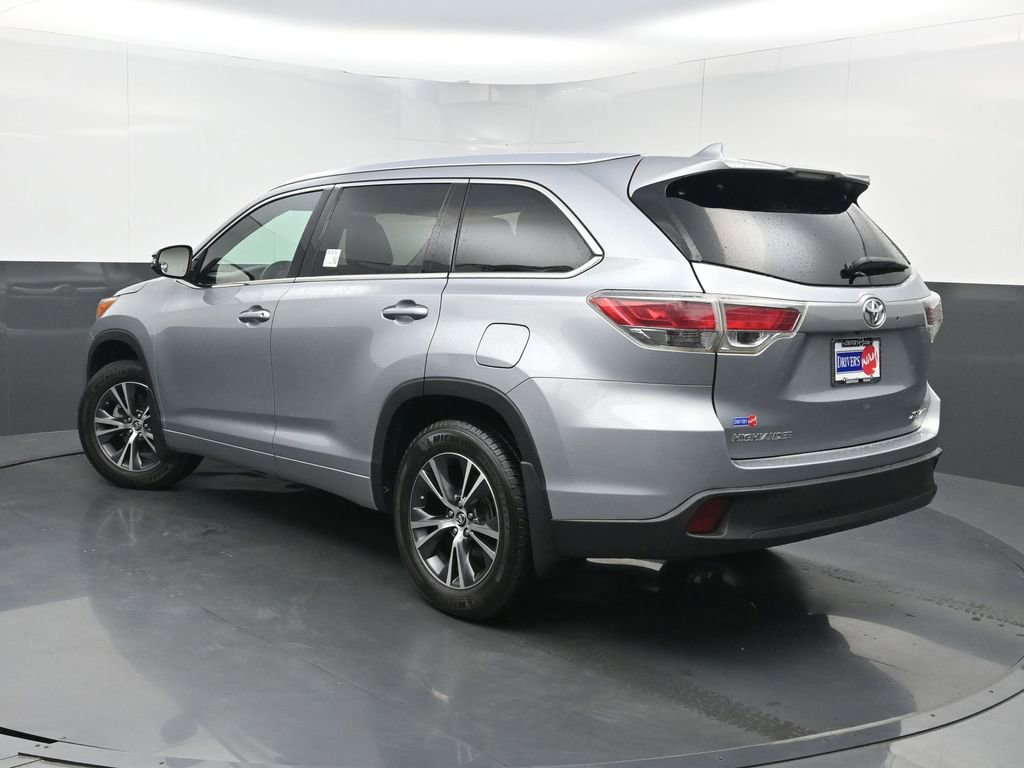 Used 2016 Toyota Highlander XLE AWD/4WD image 22