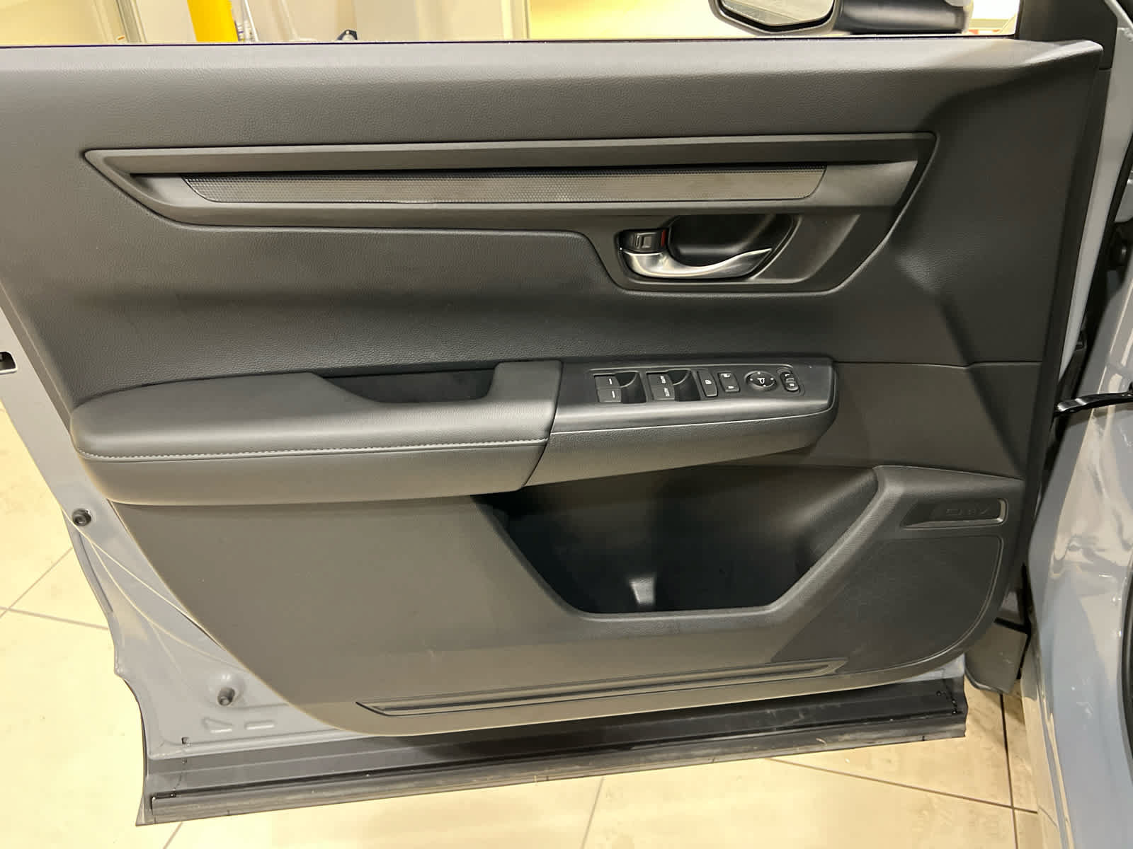 Used 2024 Honda CR-V EX image 11