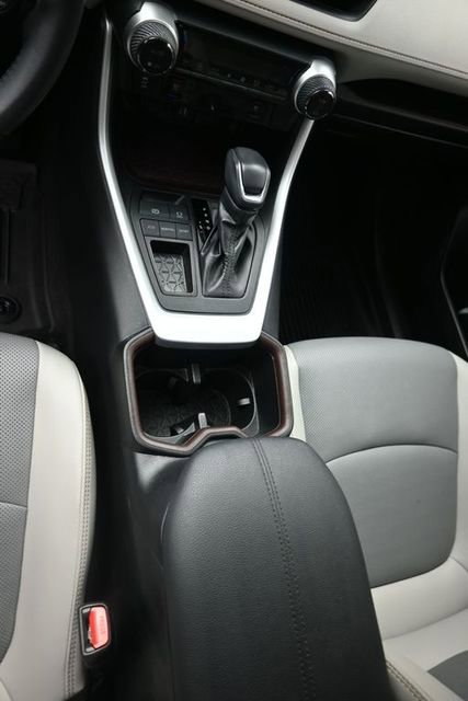Used 2023 Toyota RAV4 Limited image 31