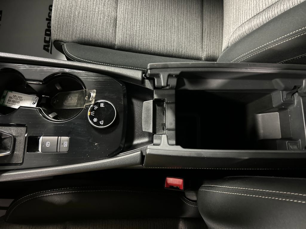 Used 2022 Nissan Rogue S image 19