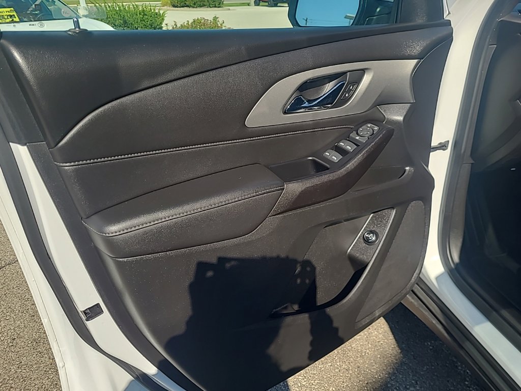 Used 2023 Chevrolet Traverse LT AWD/4WD image 11