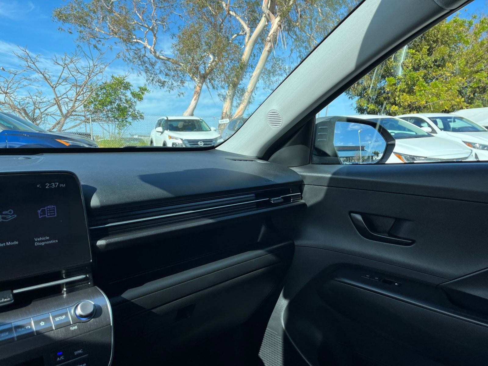 Used 2025 Hyundai Kona SEL FWD image 37