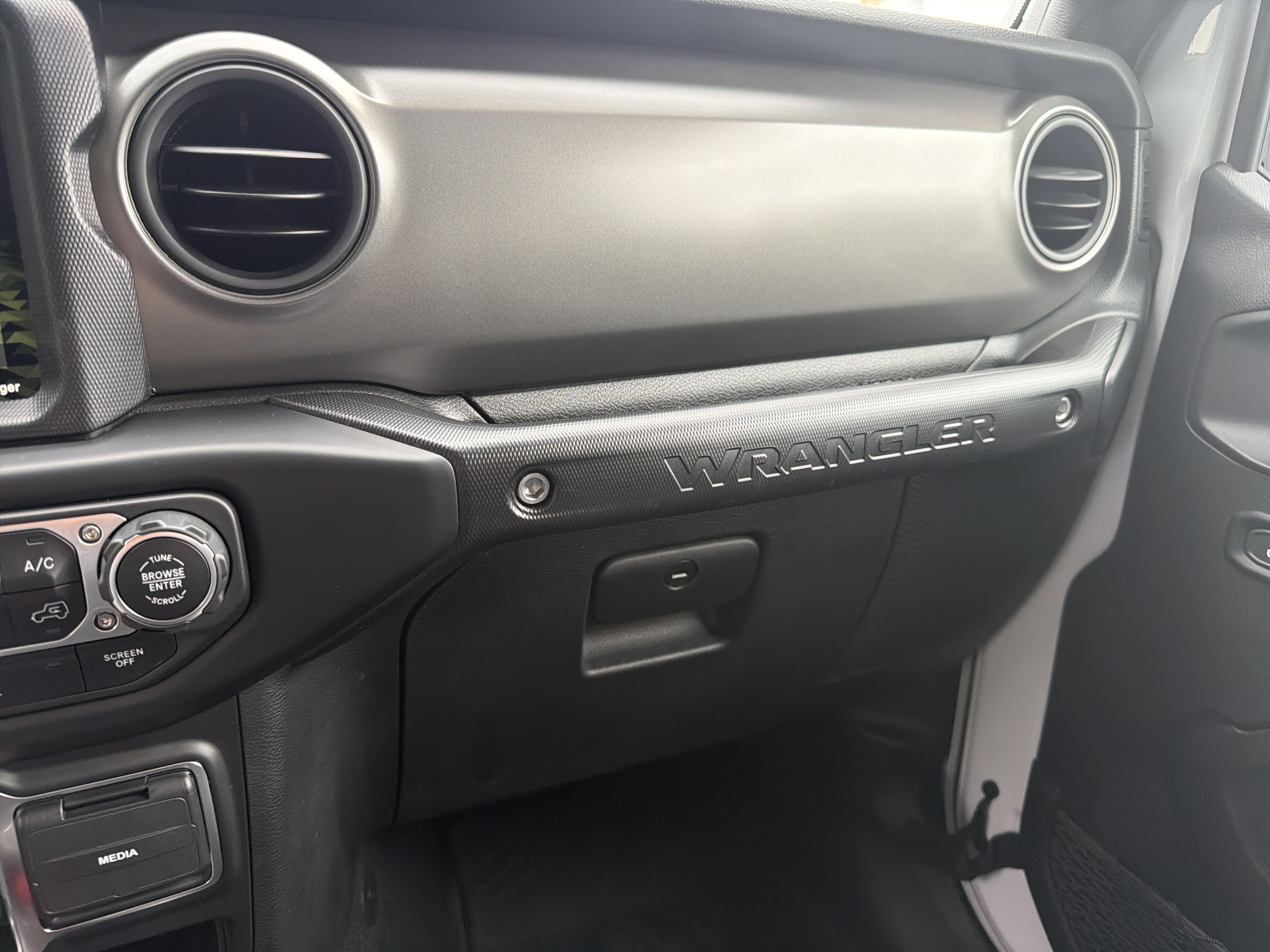Certified 2023 Jeep Wrangler Unlimited w/ Cold Weather Group AWD/4WD image 24