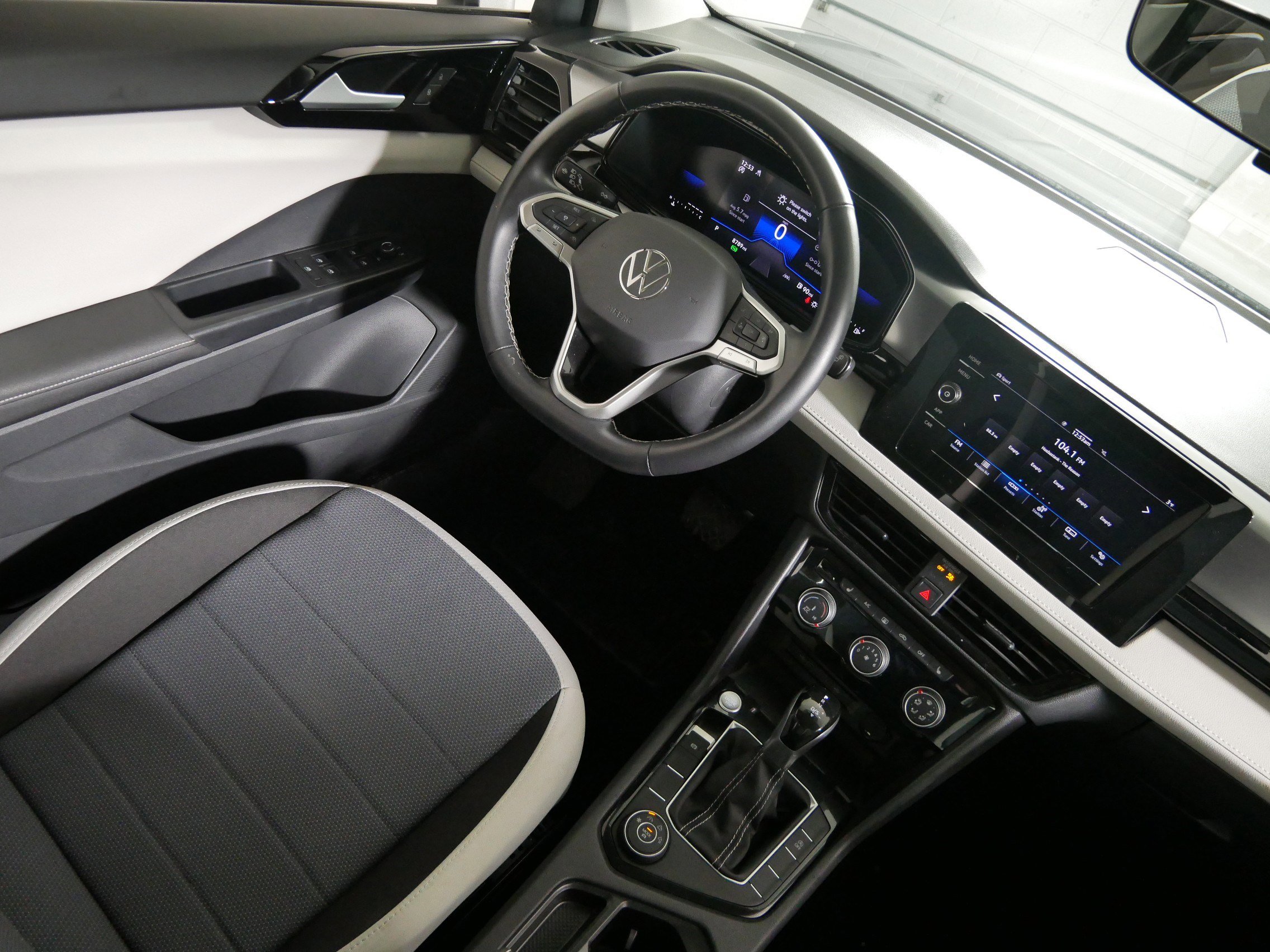 Used 2025 Volkswagen Taos S AWD/4WD image 9