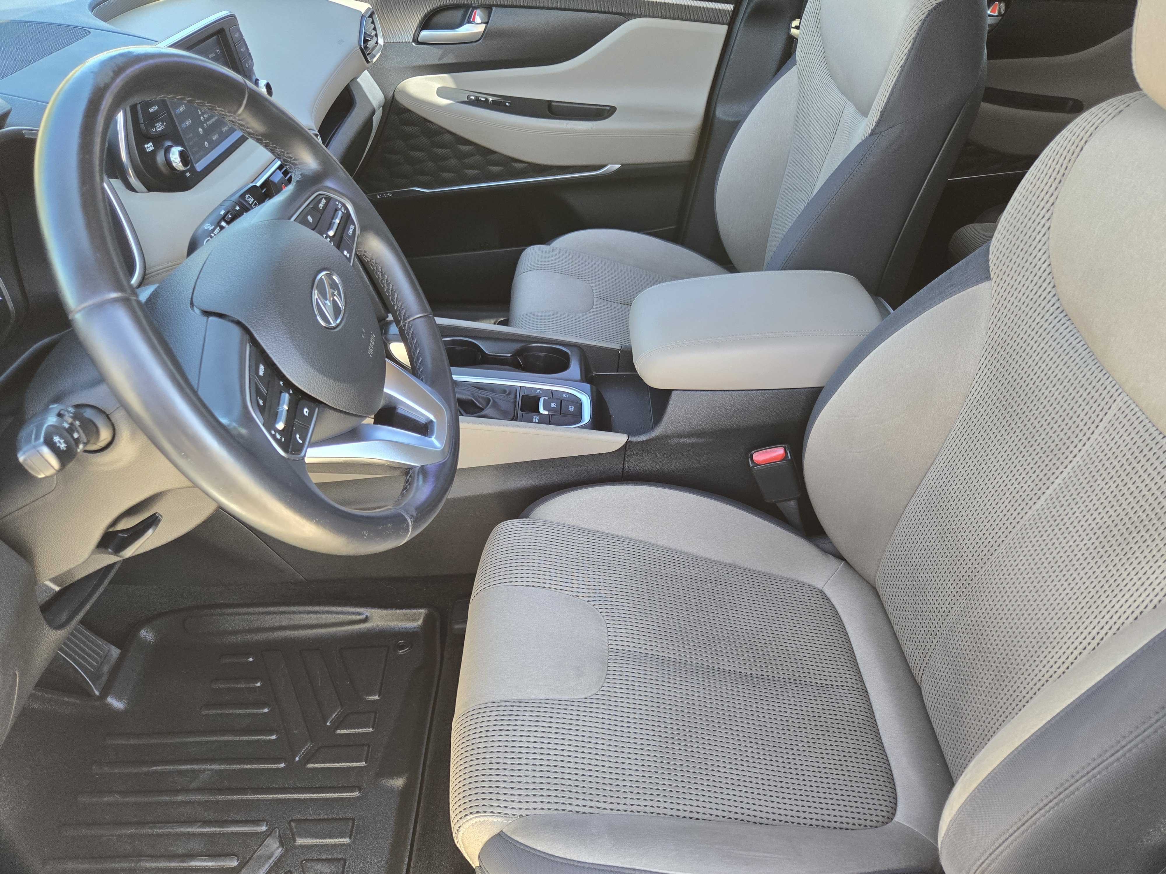 Used 2019 Hyundai Santa Fe SEL FWD image 9