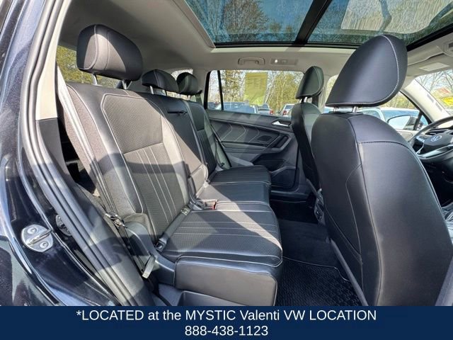 Certified 2022 Volkswagen Tiguan SE w/ Panoramic Sunroof Package AWD/4WD image 23
