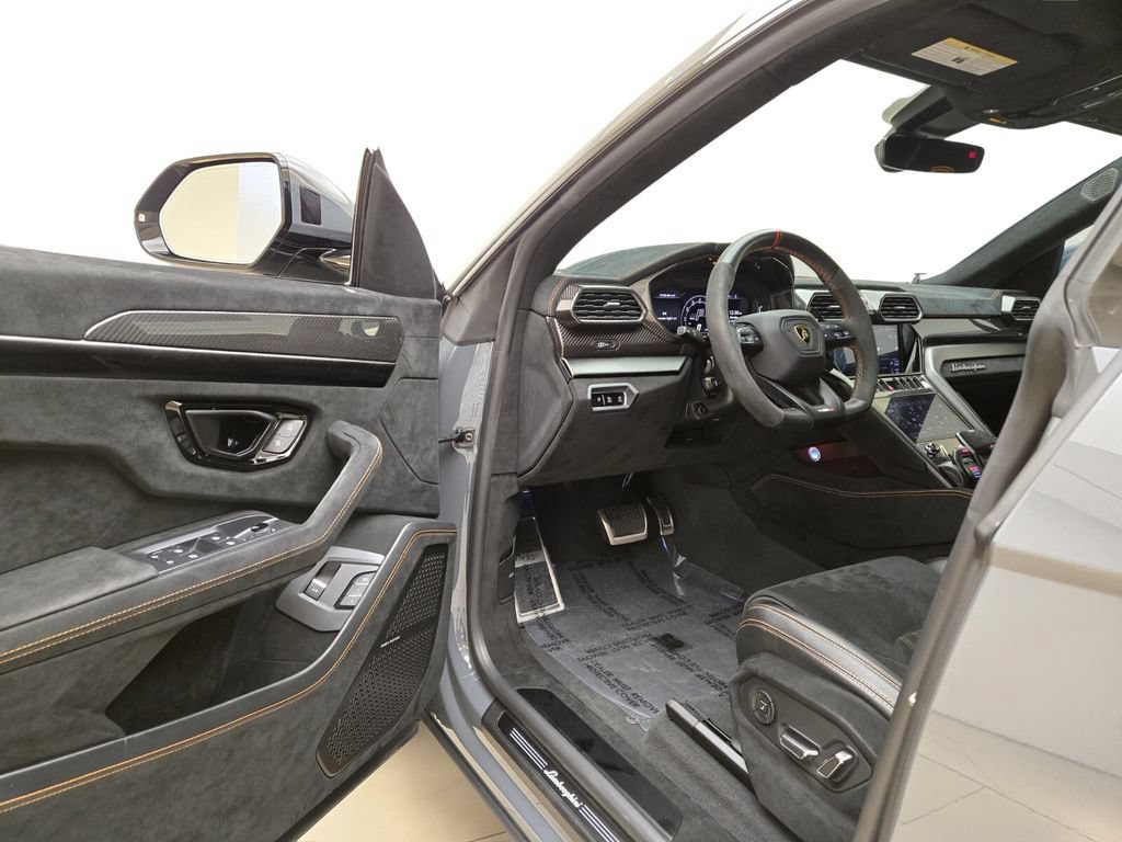 Used 2023 Lamborghini Urus Performante image 16