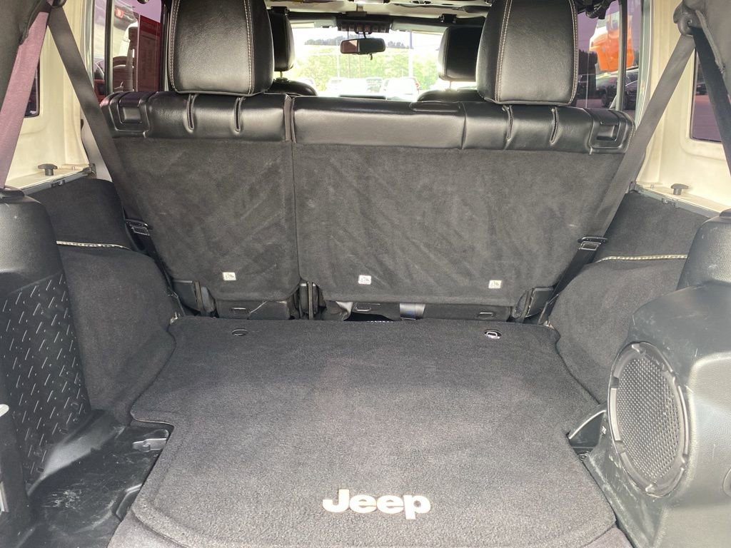 Used 2013 Jeep Wrangler Unlimited Rubicon w/ Connectivity Group AWD/4WD image 29