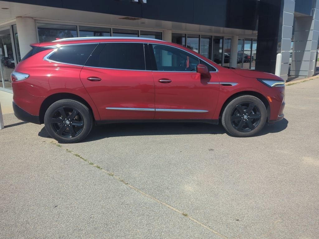 Used 2023 Buick Enclave Essence w/ Sport Touring Edition FWD image 6