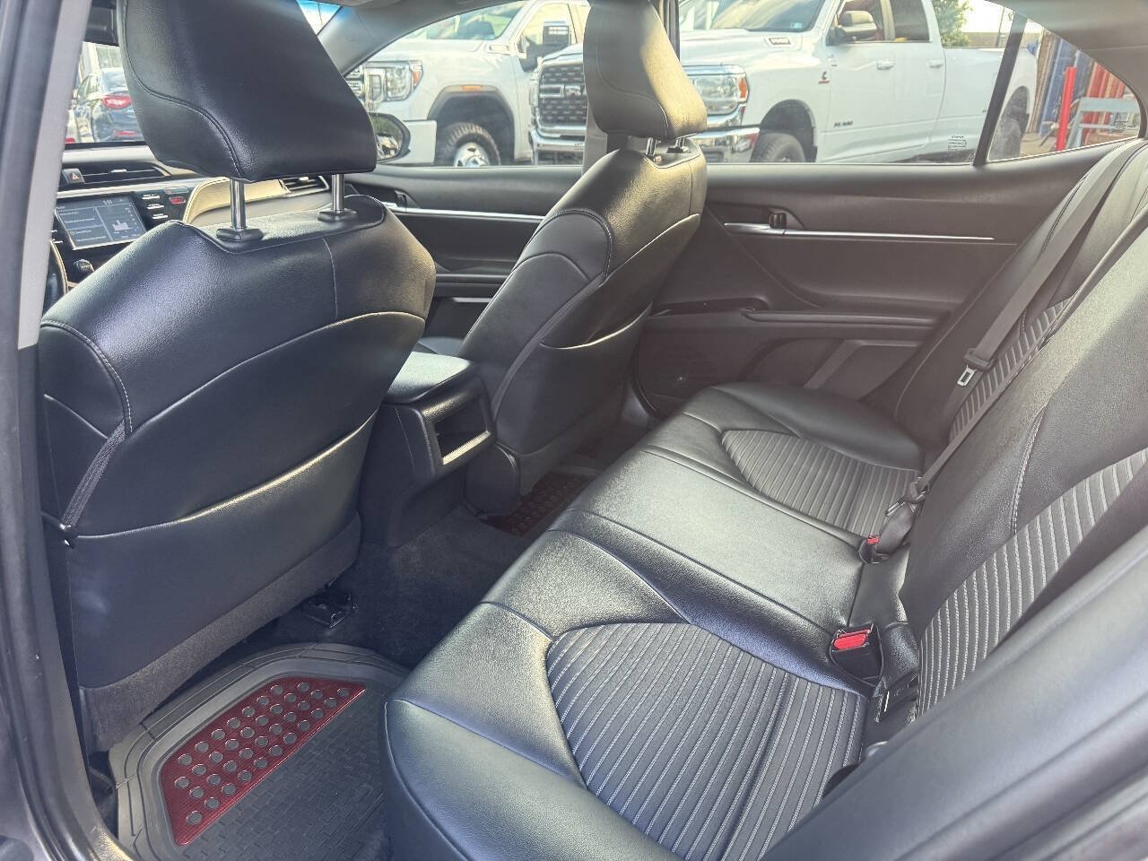 Used 2019 Toyota Camry SE FWD image 17