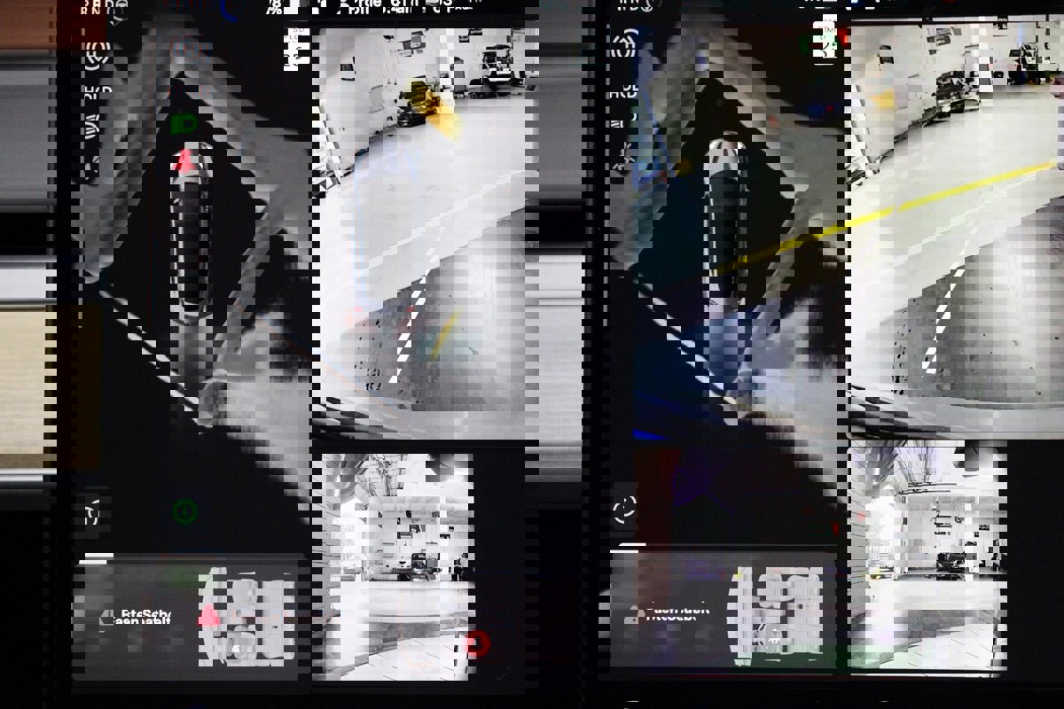 Used 2023 Tesla Model 3 Standard Range image 22