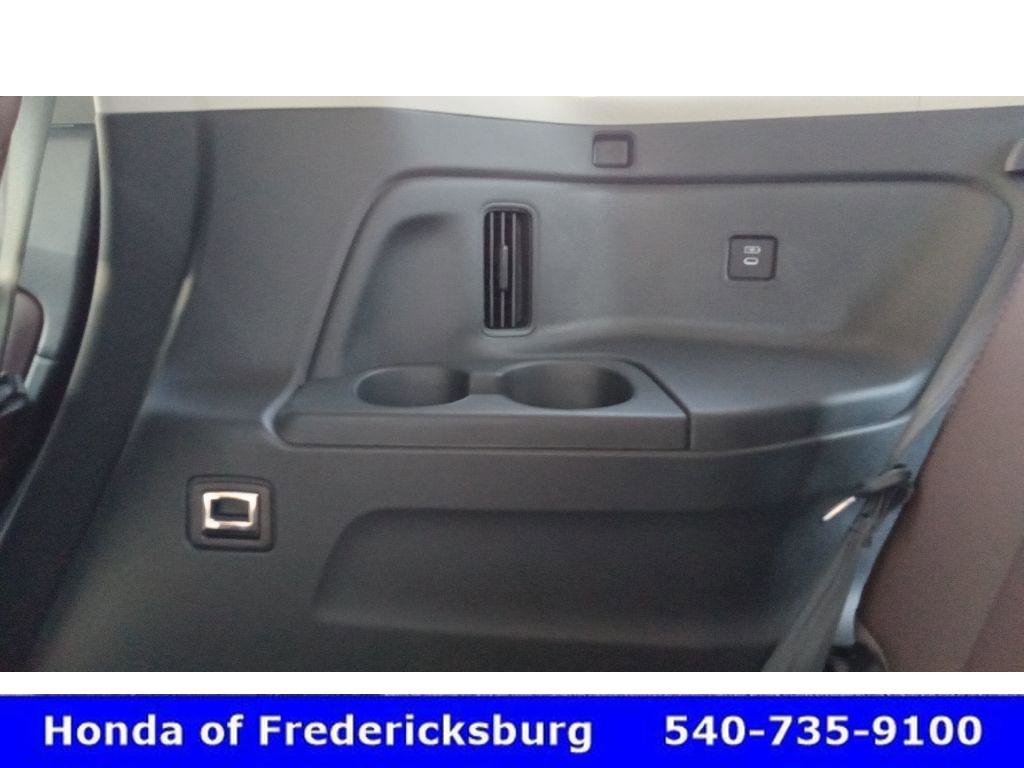 Certified 2025 Honda Pilot Elite image 36