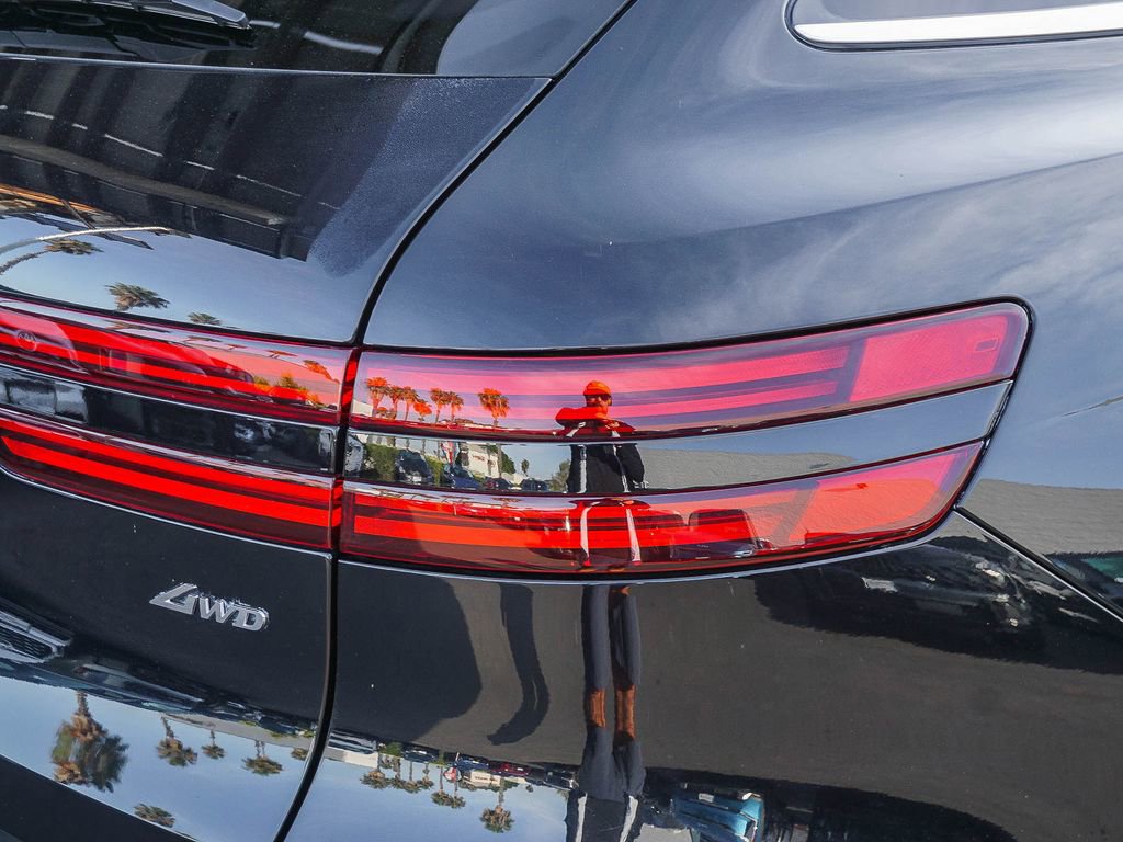 Used 2025 Genesis GV70 2.5T AWD/4WD image 8
