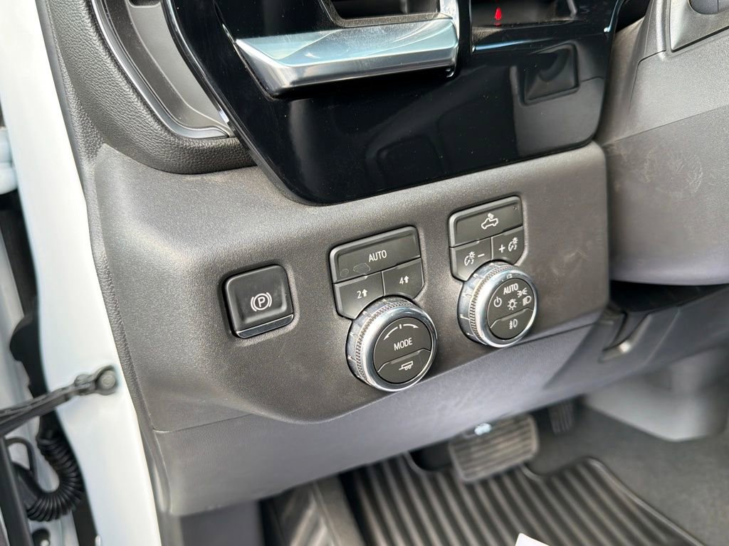 New 2026 GMC Sierra 1500 Elevation image 14