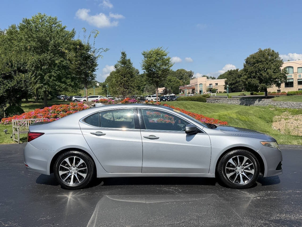 Used 2016 Acura TLX w/ Technology Package FWD image 5