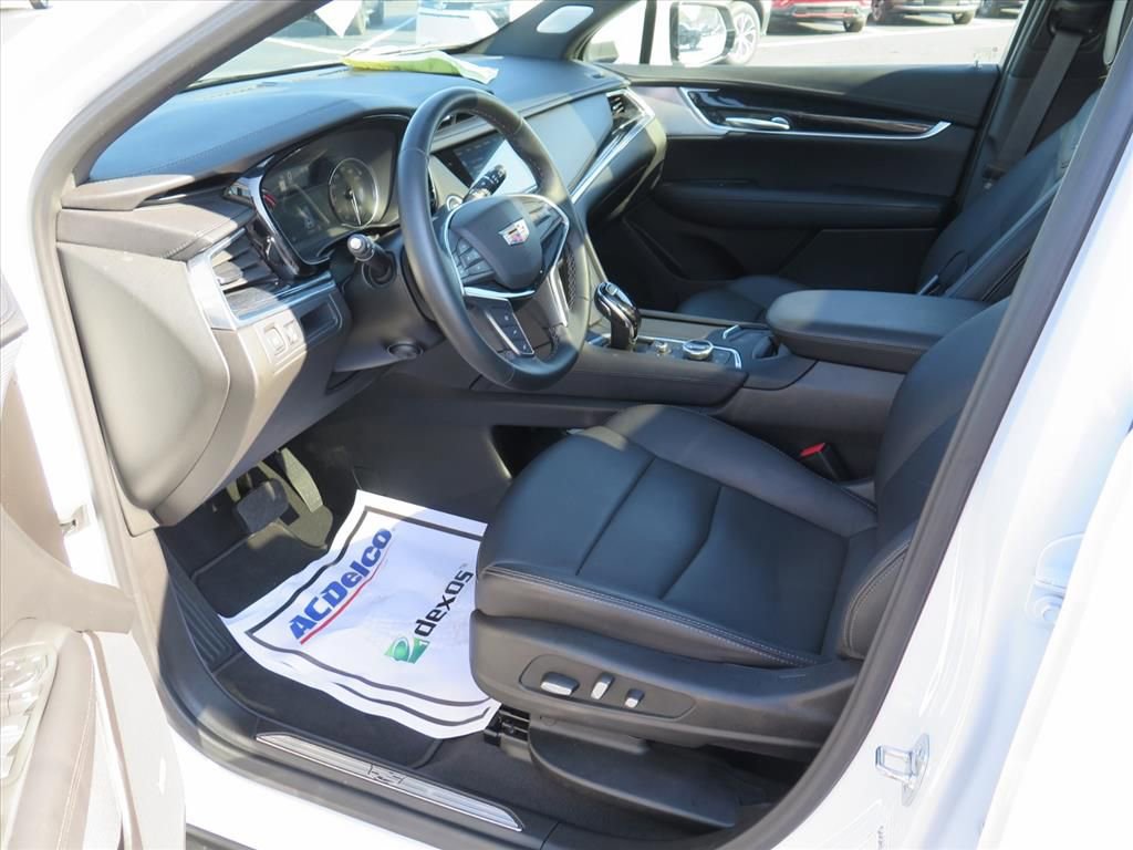 Used 2025 Cadillac XT5 Premium Luxury image 9