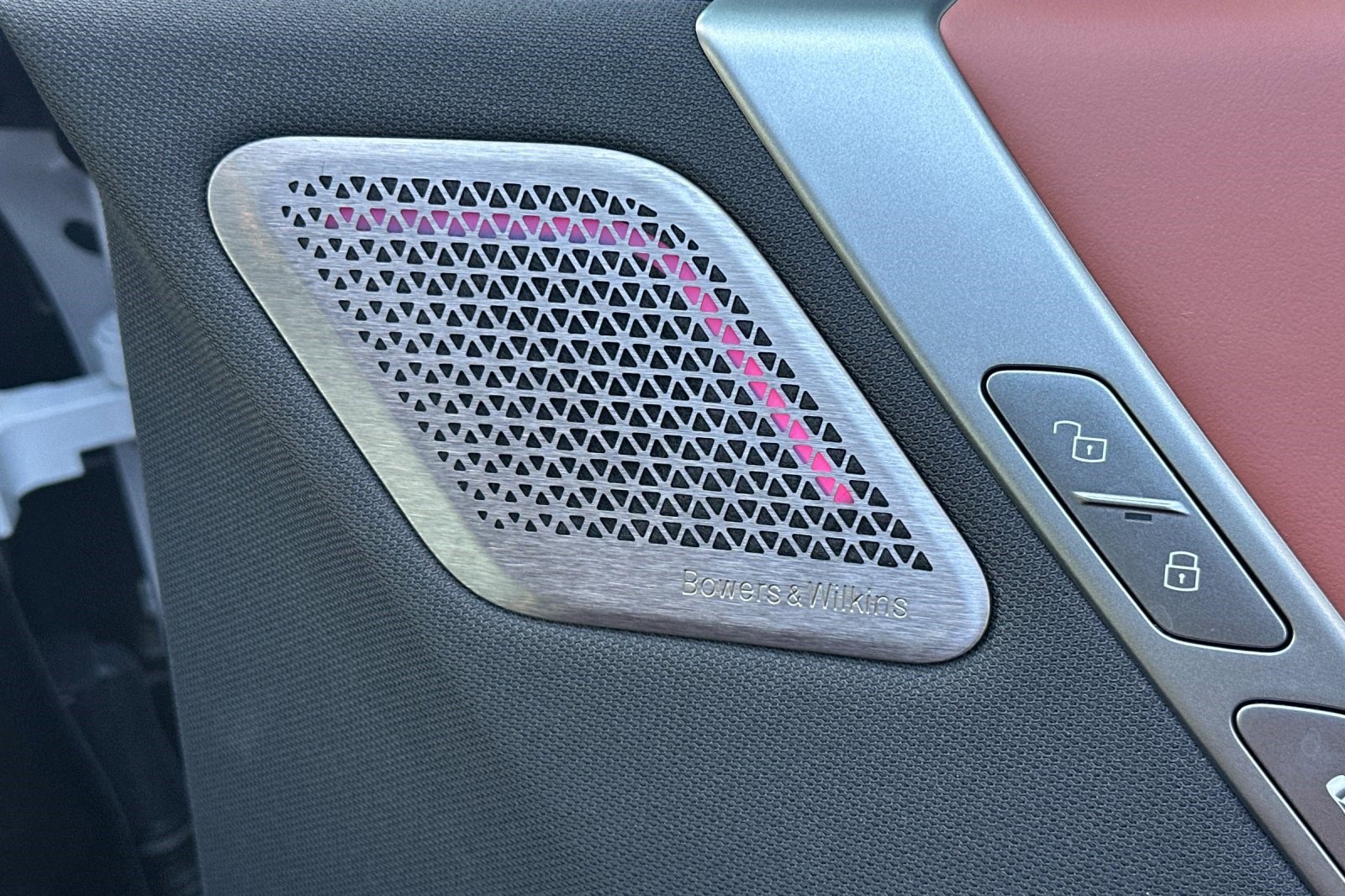 Used 2025 BMW iX M60 image 23