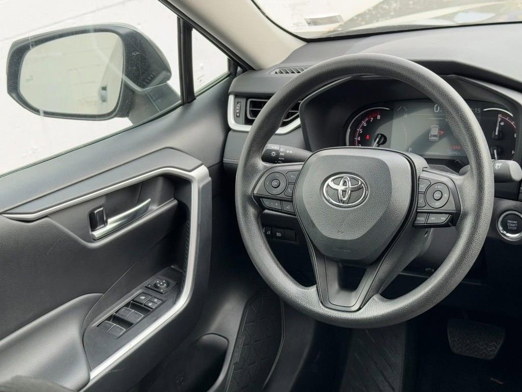 Used 2025 Toyota RAV4 XLE image 13