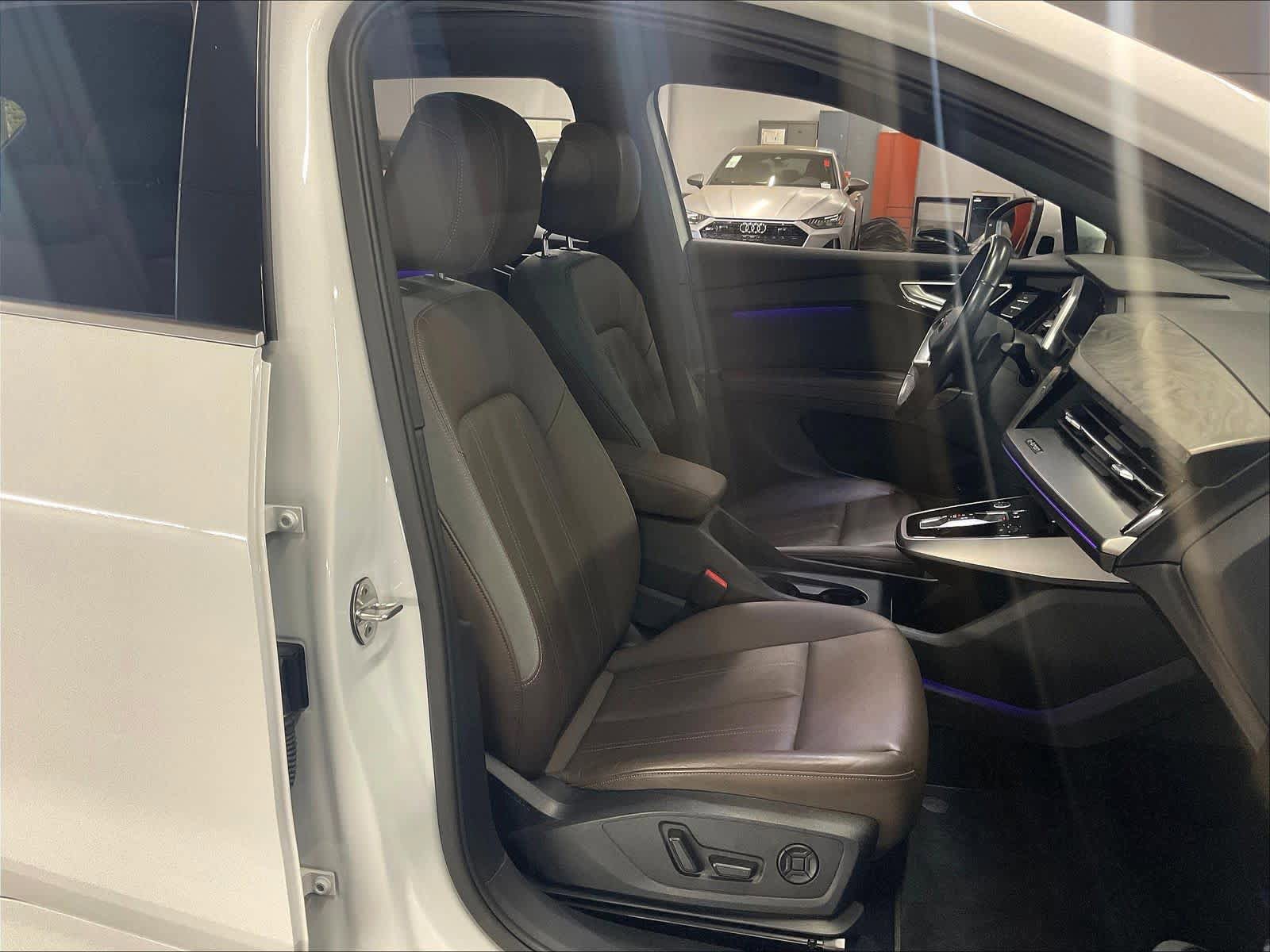 Used 2023 Audi Q4 e-tron Premium Plus w/ Premium Plus image 9
