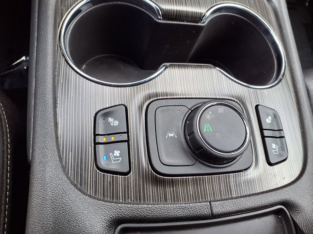 Used 2023 GMC Acadia SLT w/ Elevation Edition FWD image 13