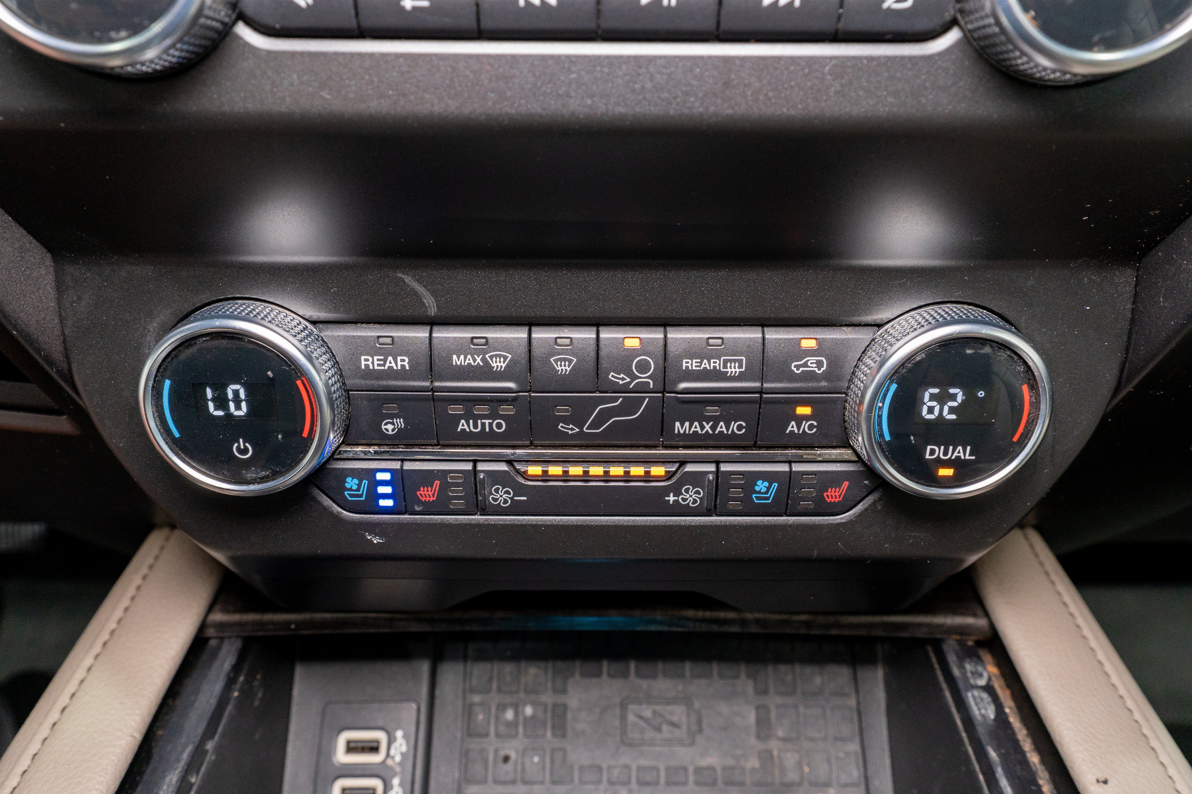 Used 2019 Ford Expedition Limited RWD image 24