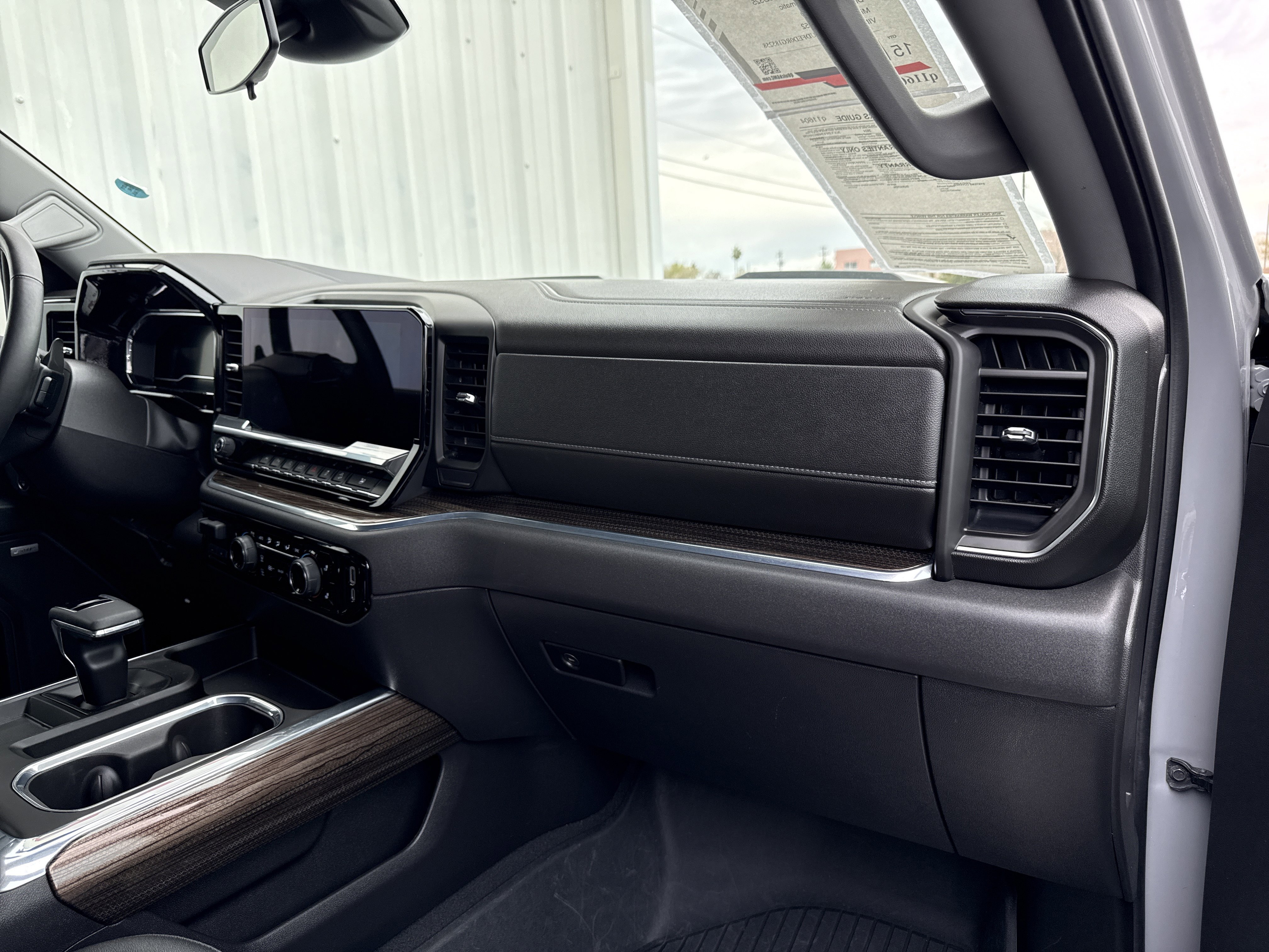 Used 2024 Chevrolet Silverado 1500 LT Trail Boss w/ LT Trail Boss Premium Package image 43