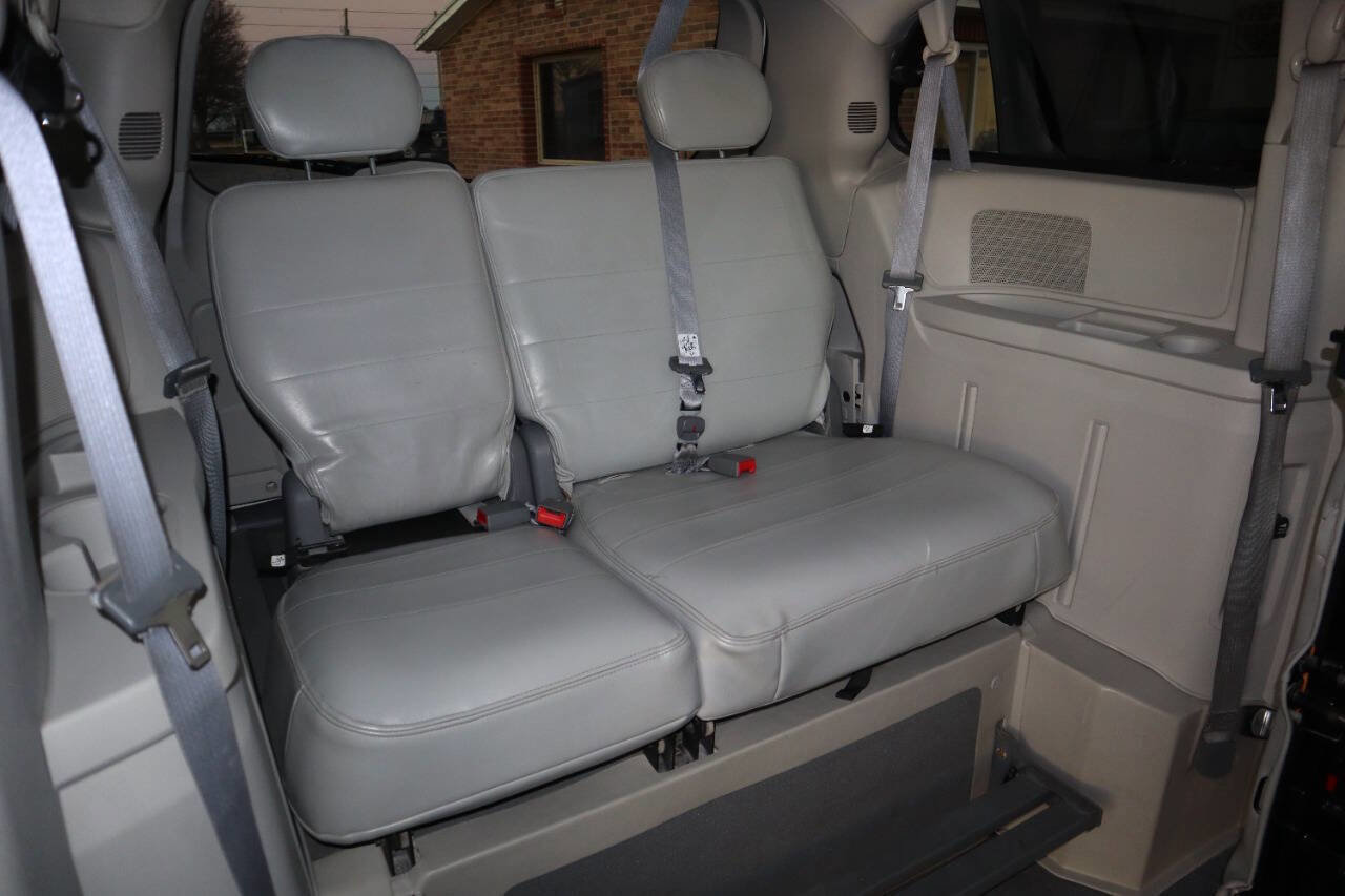 Used 2010 Dodge Grand Caravan SE w/ Climate Group image 26