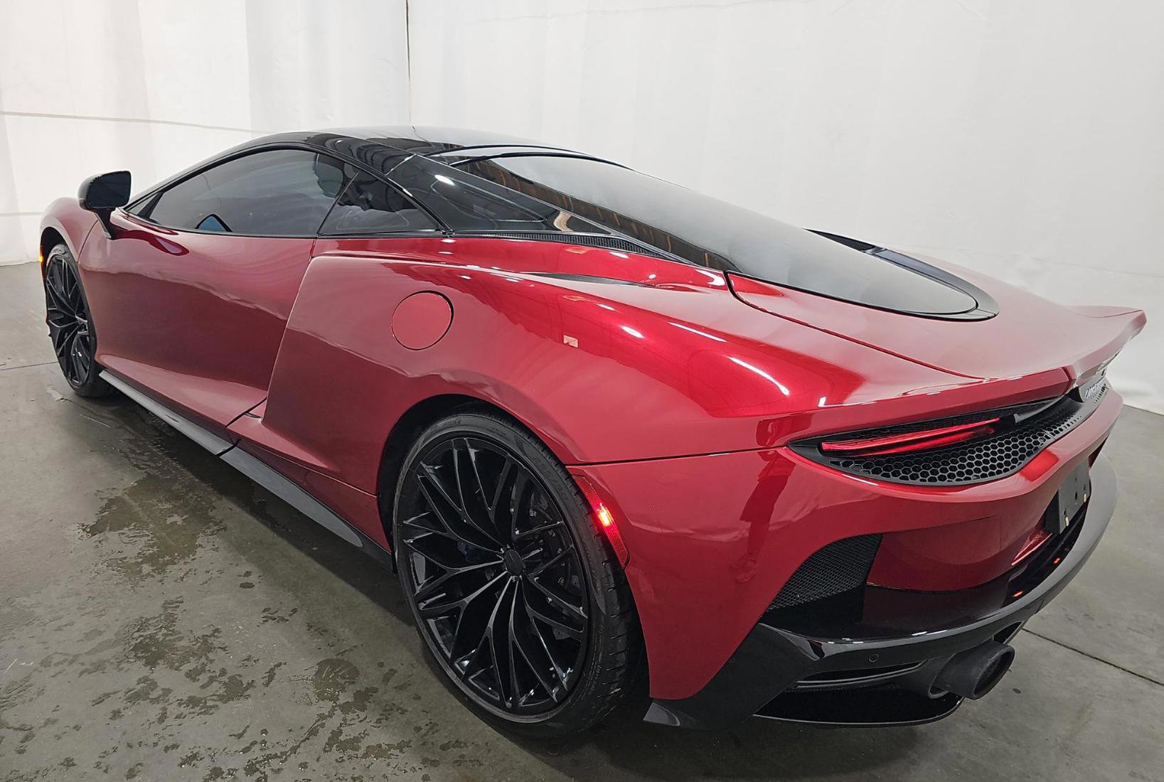 Used 2022 McLaren GT RWD image 4
