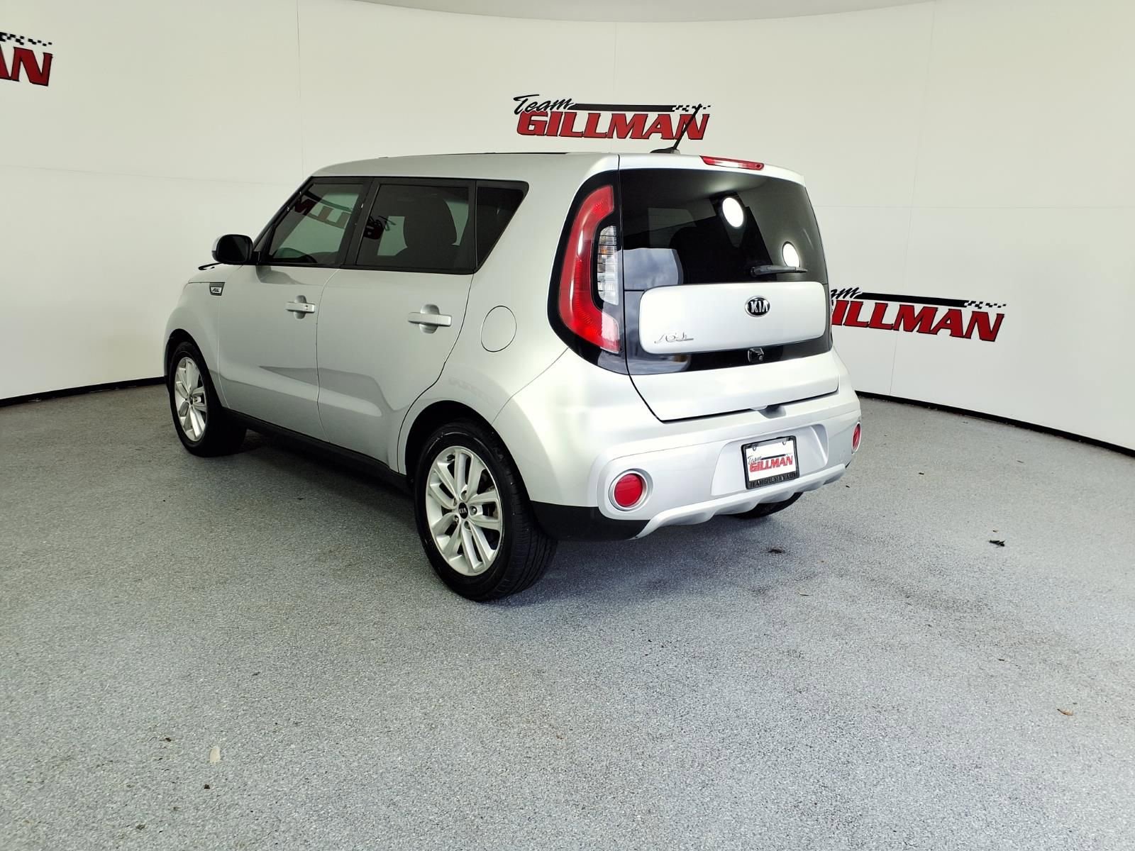 Used 2017 Kia Soul + FWD image 4