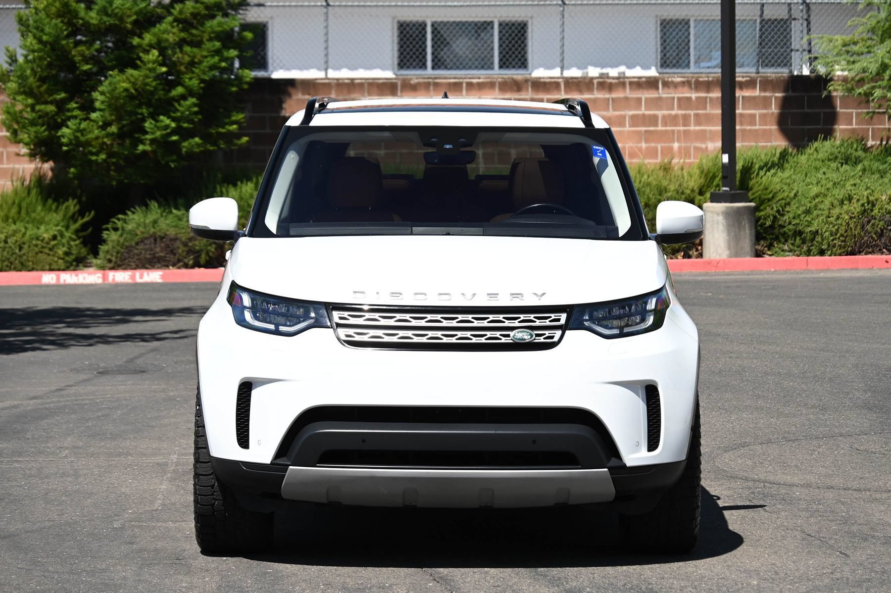 Used 2019 Land Rover Discovery HSE AWD/4WD image 2