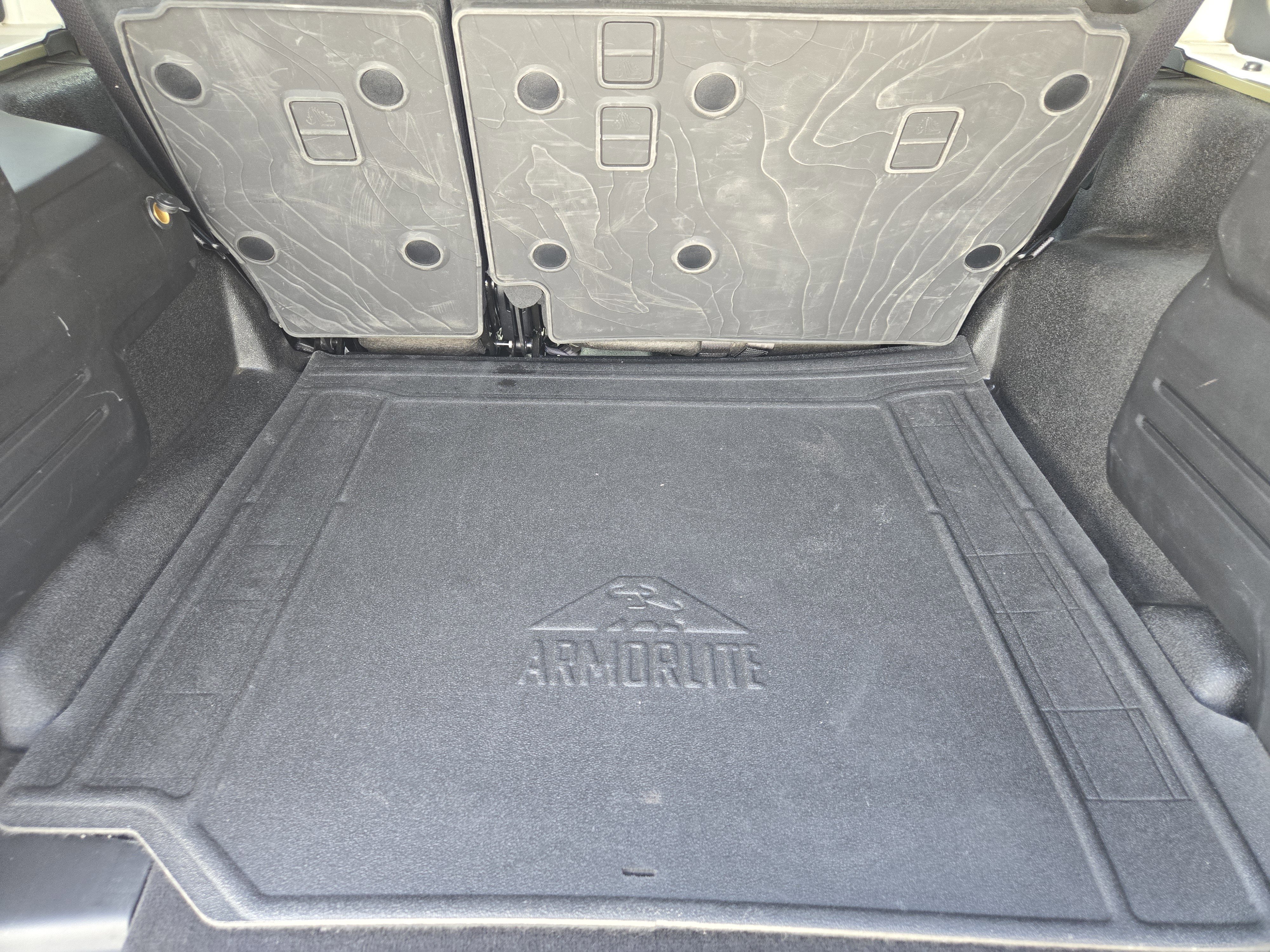 Used 2025 Jeep Wrangler Unlimited Rubicon AWD/4WD image 33