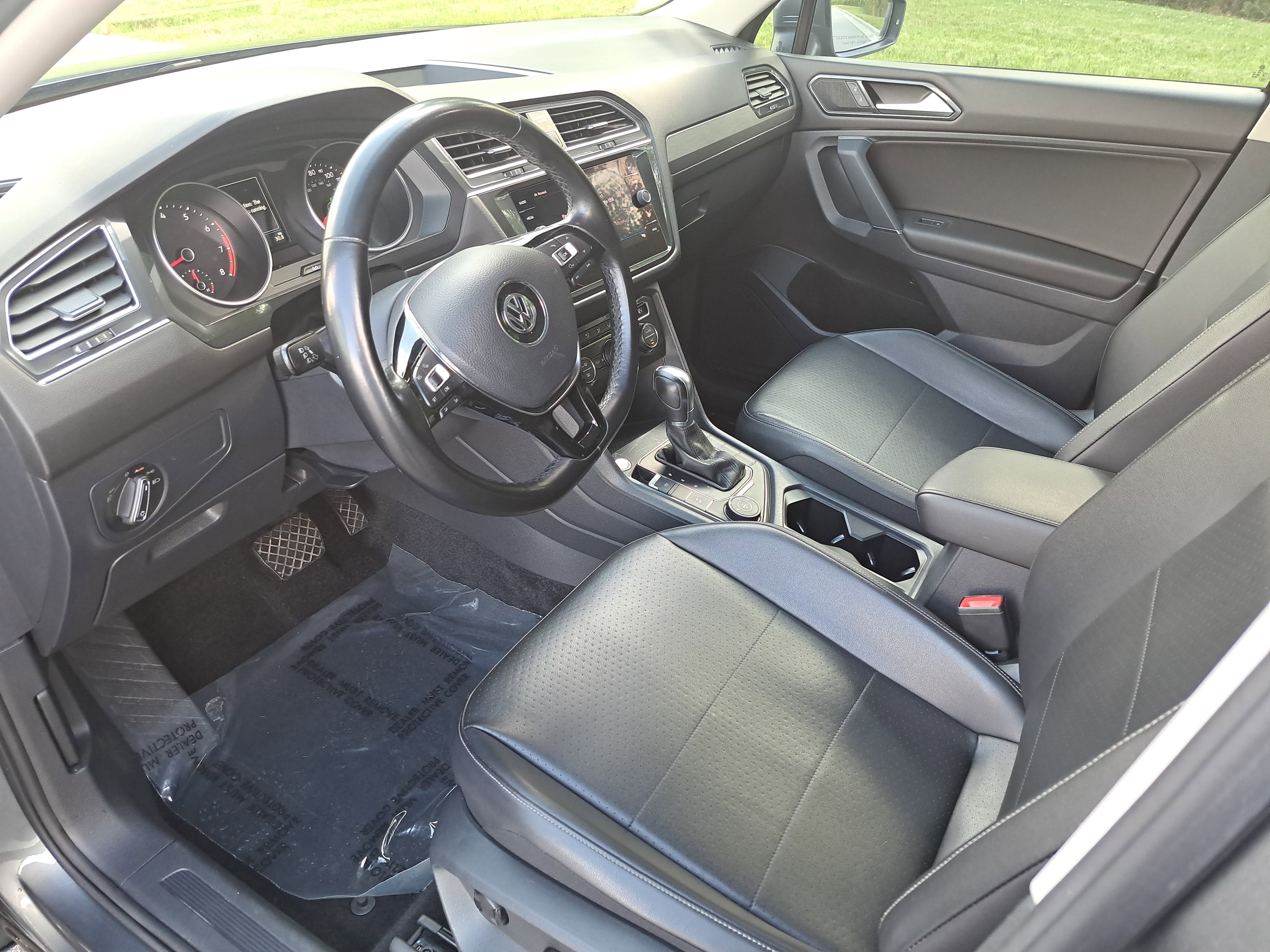 Used 2018 Volkswagen Tiguan SE w/ Panoramic Sunroof Package AWD/4WD image 15