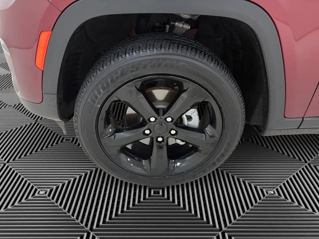 Used 2024 Jeep Grand Cherokee Altitude AWD/4WD image 9