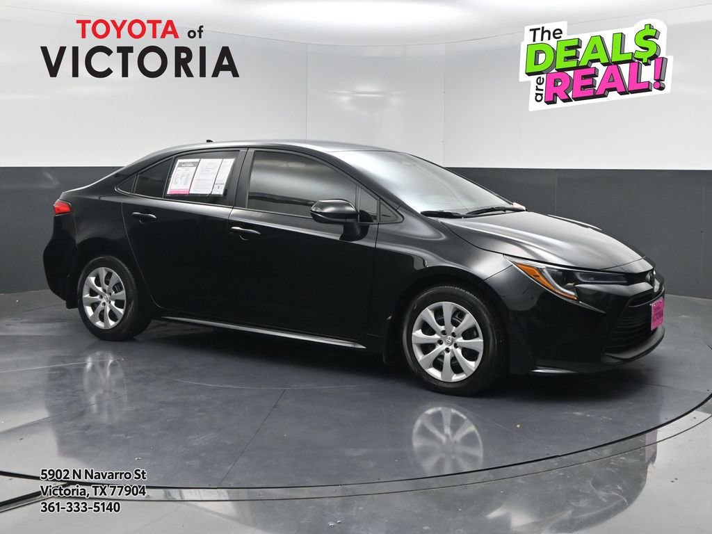 Used 2025 Toyota Corolla LE image 1