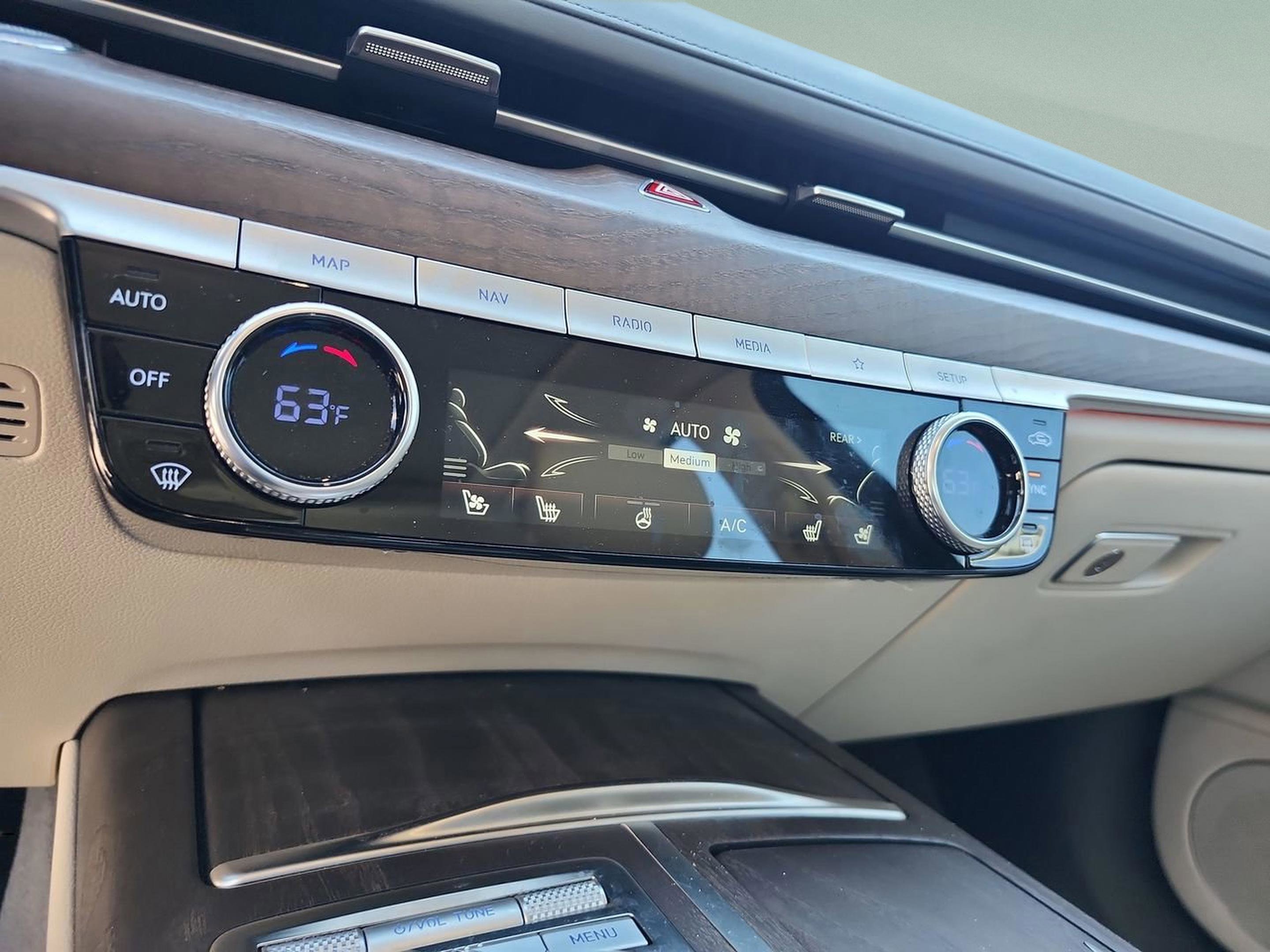 Used 2024 Genesis G80 2.5T w/ Advanced Package image 30