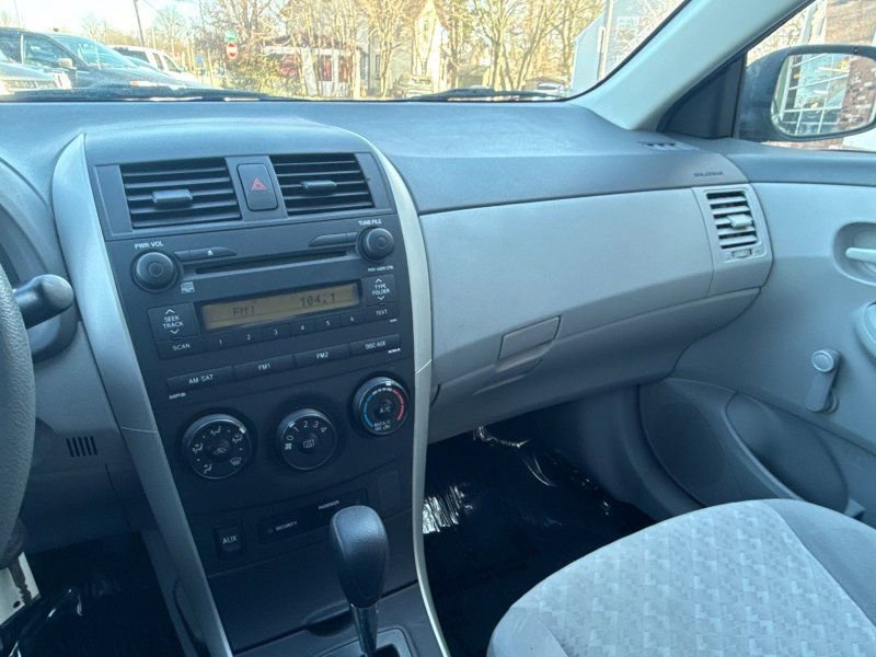 Used 2009 Toyota Corolla image 24