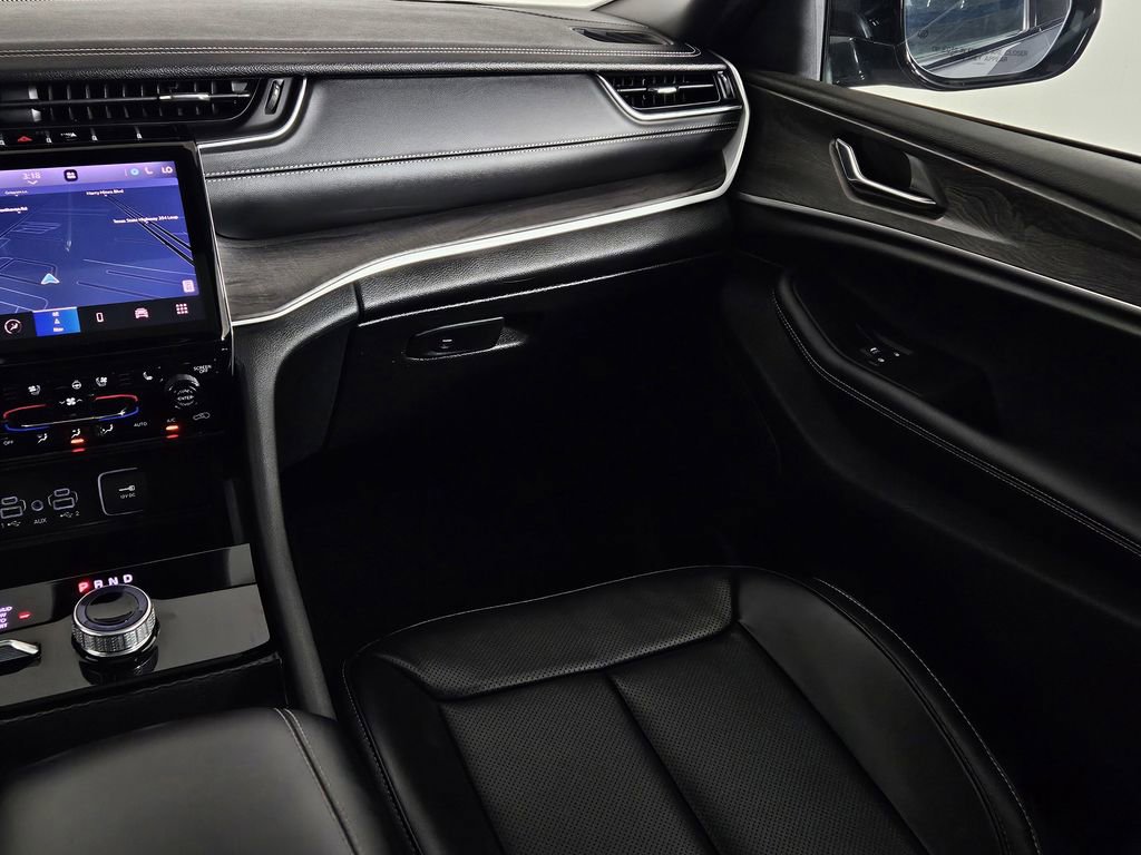 Used 2024 Jeep Grand Cherokee L Limited w/ Luxury Tech Group II image 10