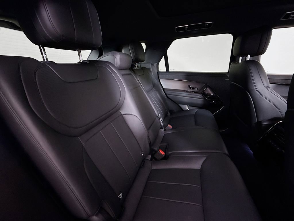 Used 2025 Land Rover Range Rover Sport SE image 29