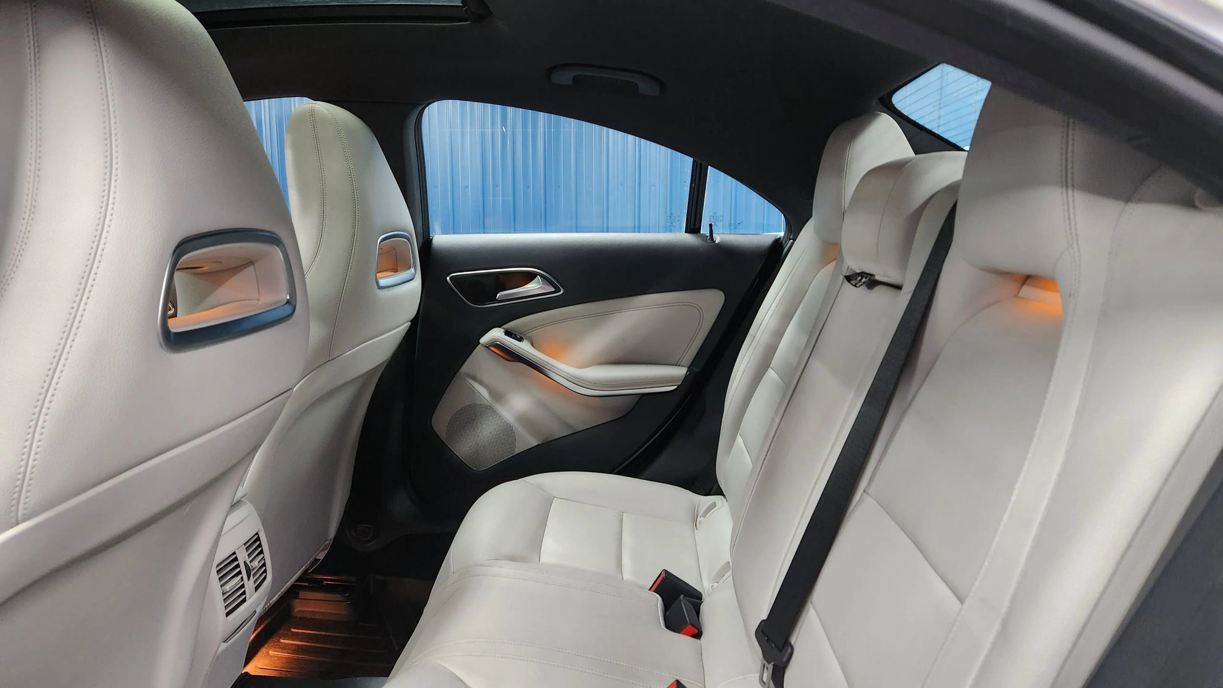 Used 2014 Mercedes-Benz CLA 250 4MATIC image 19