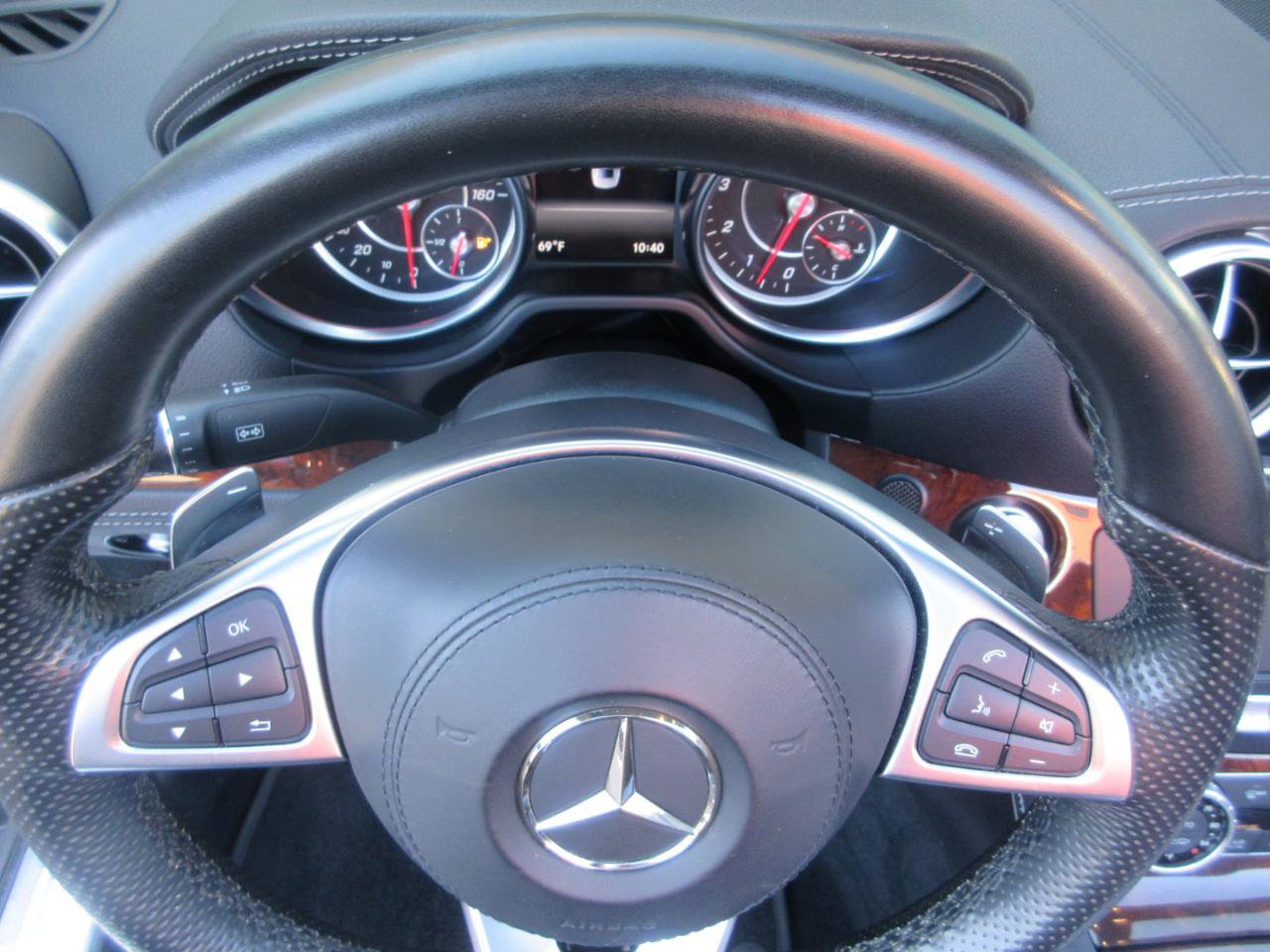 Used 2017 Mercedes-Benz SL 550 image 43