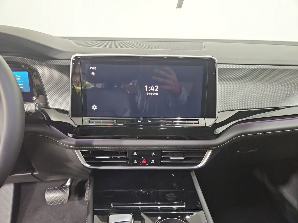 New 2026 Volkswagen Atlas Cross Sport SEL image 18