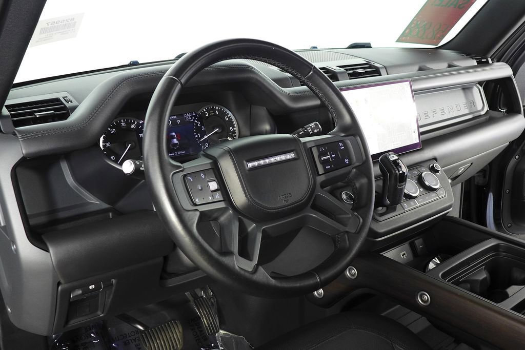 Used 2023 Land Rover Defender 110 X-Dynamic SE image 32