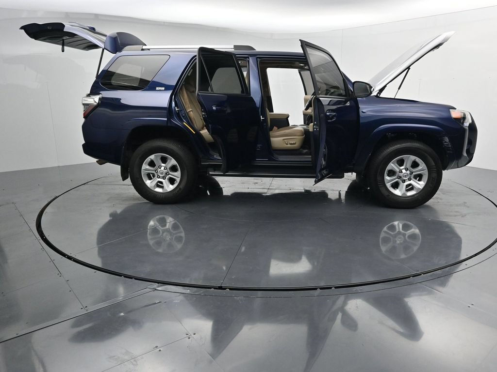 Used 2020 Toyota 4Runner SR5 Premium w/ Moonroof Package AWD/4WD image 42