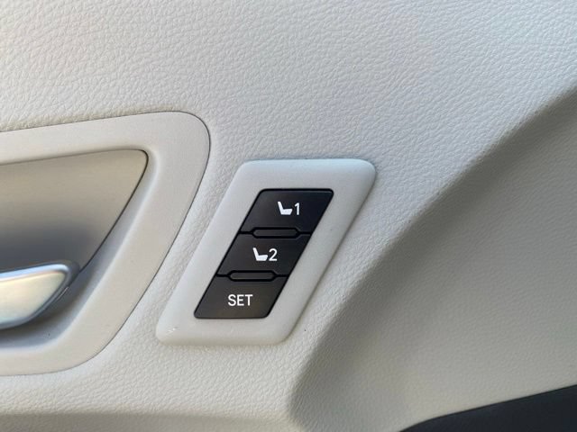 Certified 2024 Toyota Sienna Limited AWD/4WD image 16