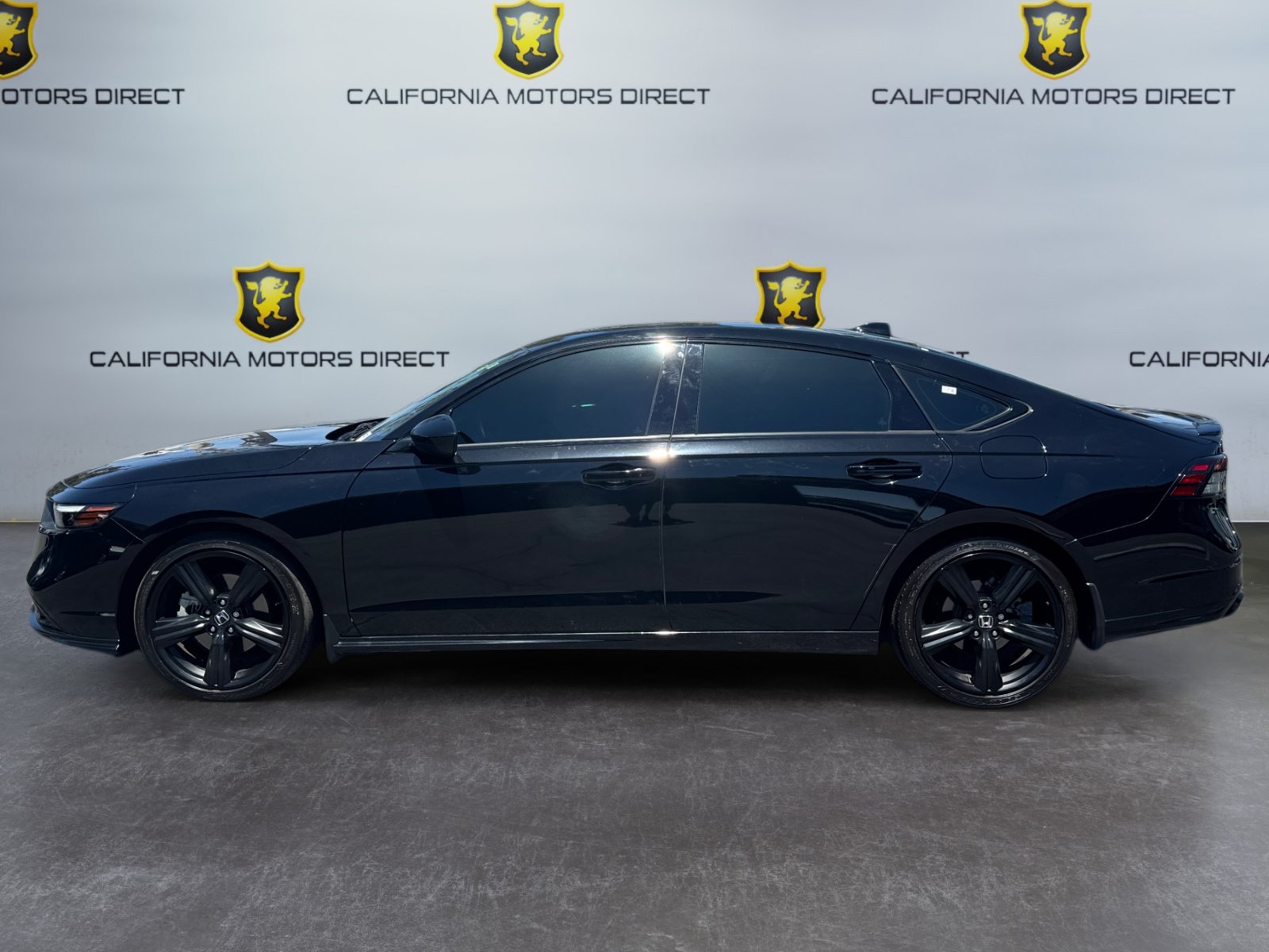 Used 2024 Honda Accord Sport image 2
