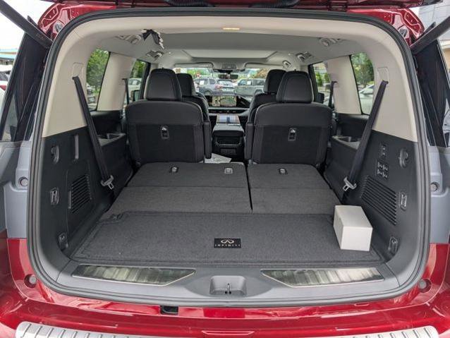 Certified 2025 INFINITI QX80 Luxe w/ Exterior Package image 24
