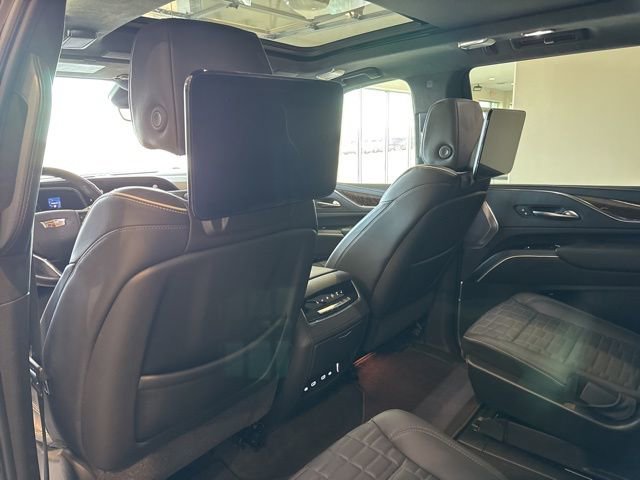 Used 2021 Cadillac Escalade Premium Luxury Platinum AWD/4WD image 12